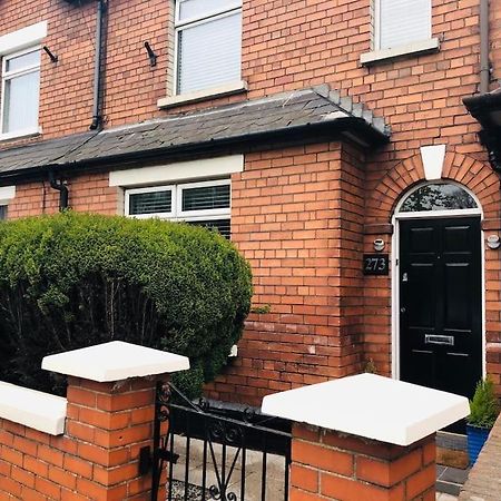 Cosy Two Bed Terraced House 7Min Drive From City Belfast Bagian luar foto
