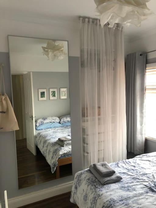 Cosy Two Bed Terraced House 7Min Drive From City Belfast Bagian luar foto