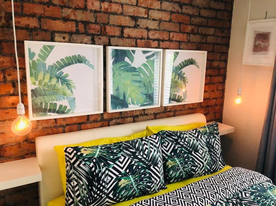 Cosy Two Bed Terraced House 7Min Drive From City Belfast Bagian luar foto