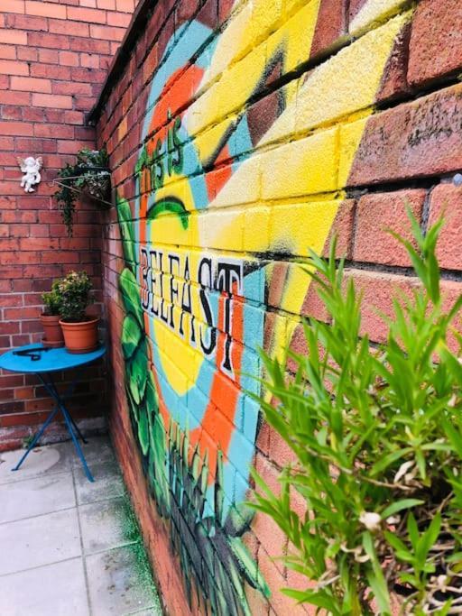 Cosy Two Bed Terraced House 7Min Drive From City Belfast Bagian luar foto