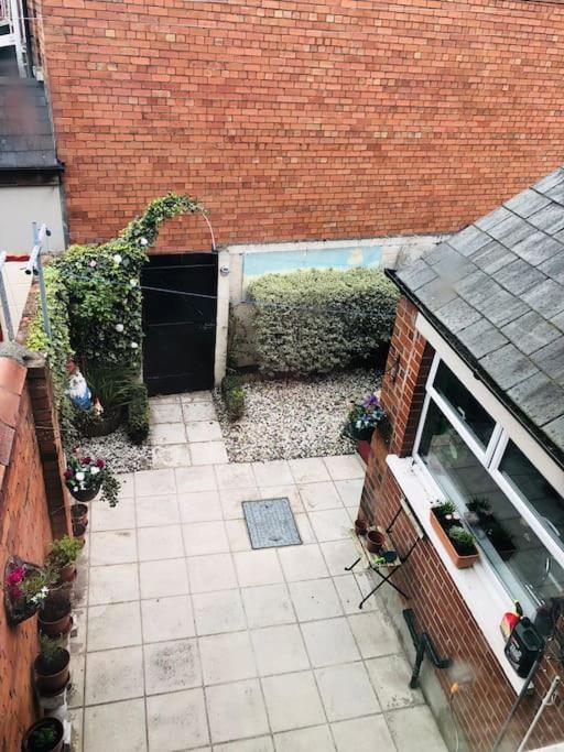 Cosy Two Bed Terraced House 7Min Drive From City Belfast Bagian luar foto